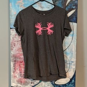 Woman's Under Armour Shirt Size LG